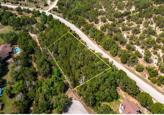 Homes for sale in Spicewood, TX | 1306 Daviot Dr, Spicewood, TX 78669 | MLS# 3949920