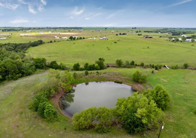 Photo 3 of Single family home for sale at 1662 County Rd 465, Elgin, TX | MLS# 8664189 | Listing updated on 2026-08-01