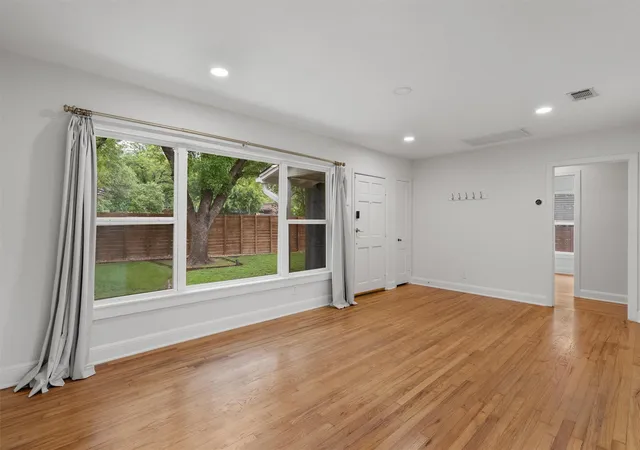 Photo 4 of Single family home for sale at 4514 Highland Ter, Austin, TX 78731 | MLS# 5409165 | Listing updated on 2026-10-02