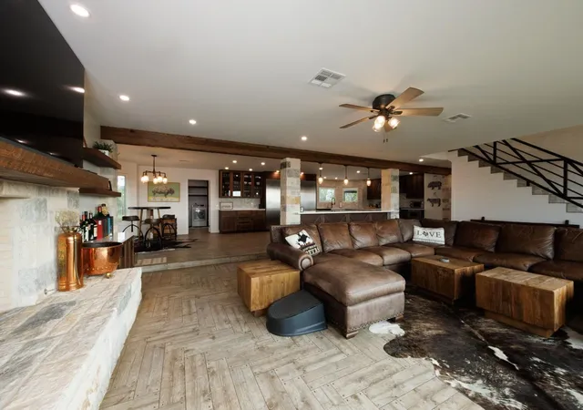 Photo 4 of Single family home for sale at 187 N Cedar Crk Dr, Cedar Creek, TX 78612 | MLS# 6900253 | Listing updated on 2026-08-19