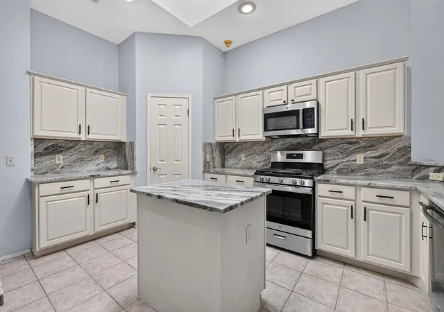 Photo 4 of Single family home for sale at 4110 Paseo Dr, Austin, TX 78739 | MLS# 4622082 | Listing updated on 2026-10-26