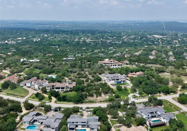 11th image of 816 Marly Wy, Austin, TX 78733 | MLS# 6076777
