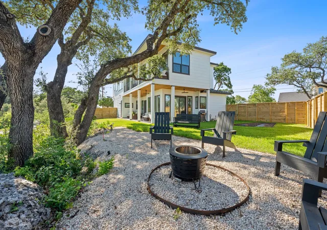 Photo 3 of Single family home for sale at 8503 Grandview Dr, Jonestown, TX 78645 | MLS# 9021947 | Listing updated on 2026-10-09