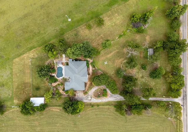 2nd image of 250 County Rd 323, Bartlett, TX 76511 | MLS# 3962647
