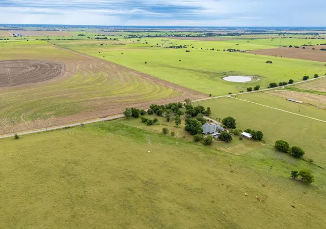 36th image of 250 County Rd 323, Bartlett, TX 76511 | MLS# 3962647