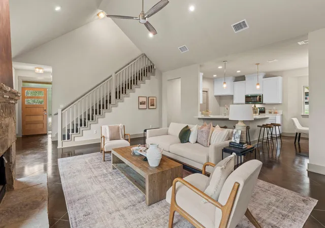 5th image of 112 Twin Creek Cir, Dripping Springs, TX 78620 | MLS# 2263176