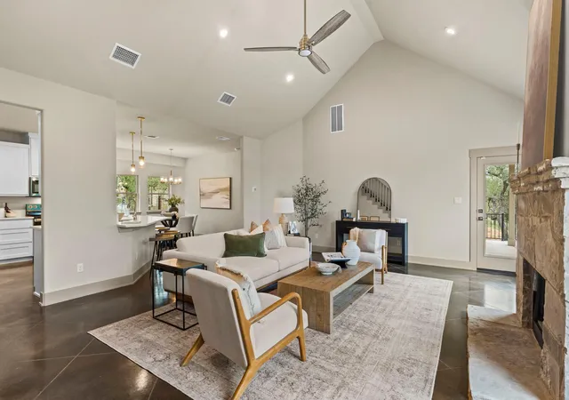 2nd image of 112 Twin Creek Cir, Dripping Springs, TX 78620 | MLS# 2263176