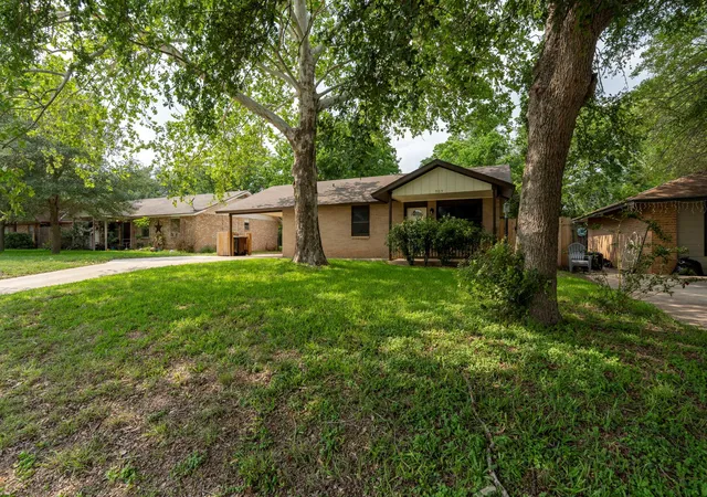 Homes for sale in Lockhart, TX | 903 Mimosa Dr, Lockhart, TX 78644 | MLS# 9542227