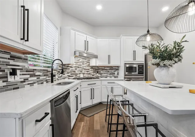 5th image of 8110 Ranch Road 2222 #10, Austin, TX 78730 | MLS# 8629683