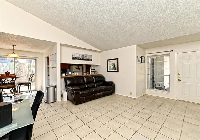 Listing Photo 4 - Condo for sale in building located at 12002 Arrowwood Dr, Austin, TX 78727