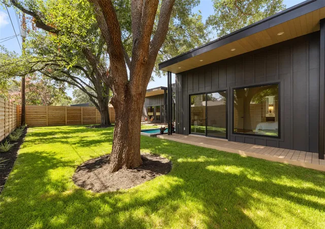 36th image of 2305 Southern Oaks Dr, Austin, TX 78745 | MLS# 4926729