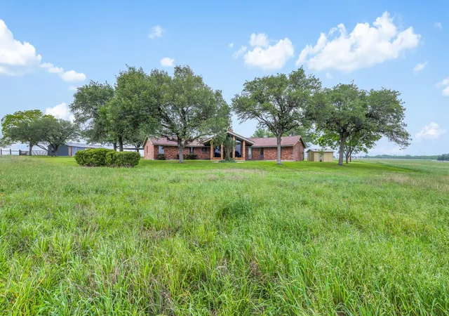 Homes for sale in Schulenburg, TX | 1931 Bruno Rd, Schulenburg, TX 78956 | MLS# 9160385