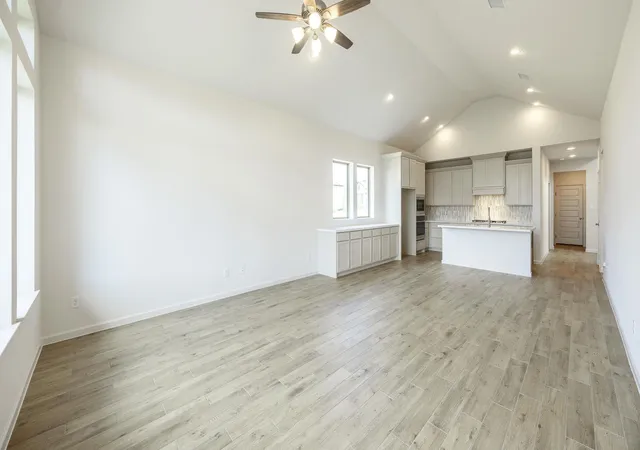 Photo 4 of Single family home for sale at 180 Covered Brg Trl, Liberty Hill, TX 78642 | MLS# 9050355 | Listing updated on 2026-10-21