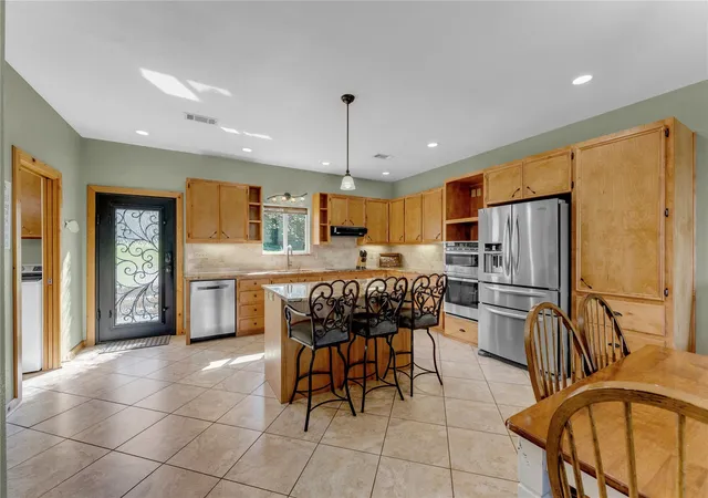 4th image of 1108 S Lakeside Dr, Burnet, TX 78611 | MLS# 1346483