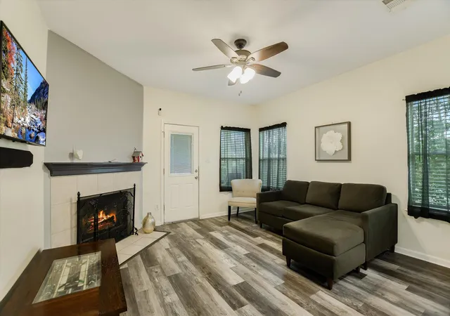 Photo 3 of Single family home for sale at 129 Almquist St, Hutto, TX 78634 | MLS# 6918155 | Listing updated on 2026-09-28