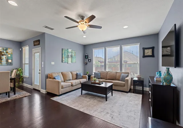 3rd image of 3504 Esperanza Dr, Round Rock, TX 78665 | MLS# 2807136