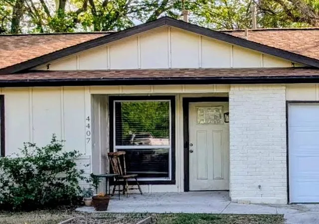 3rd image of 4407 Dovewood Dr, Austin, TX 78744 | MLS# 9064840