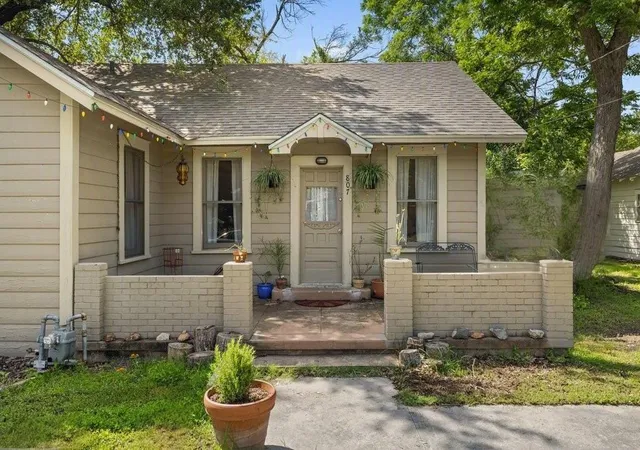 4th image of 807 Cecelia St, Taylor, TX 76574 | MLS# 6492368