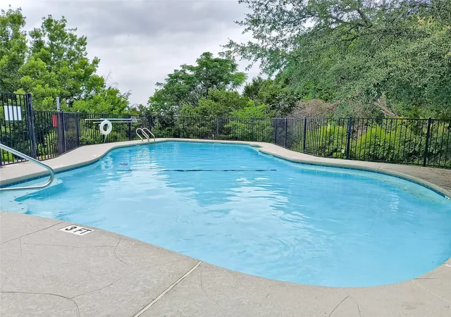 35th image of 102 Paragon Ct, Lakeway, TX 78734 | MLS# 2871371