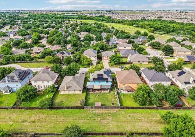 Photo 32 of Single family home for sale at 112 Floating Leaf Dr, Hutto, TX 78634 | MLS# 5865950 | Listing updated on 2026-06-11