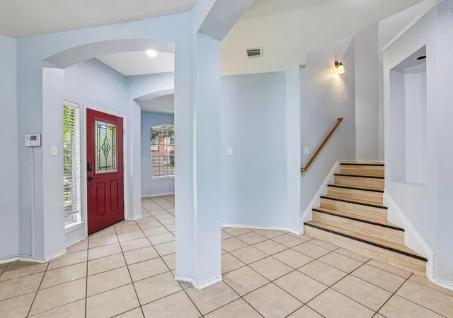 Photo 4 of Single family home for sale at 112 Floating Leaf Dr, Hutto, TX 78634 | MLS# 5865950 | Listing updated on 2026-06-11