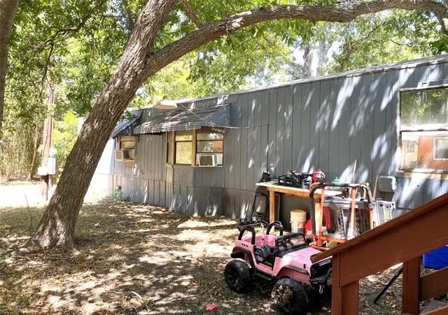 1st image of 410 W North St, Kyle, TX 78640 | MLS# 1906204