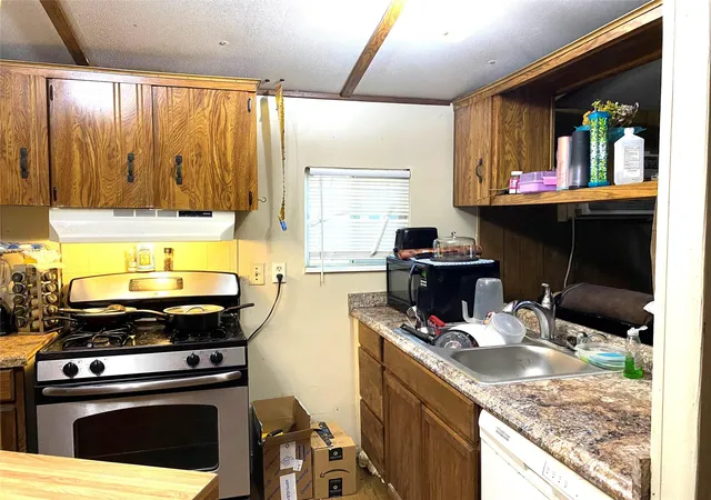 Photo 3 of House for sale at 410 W North St, Kyle, TX 78640 | MLS# 1906204 | Listing updated on 2026-05-06