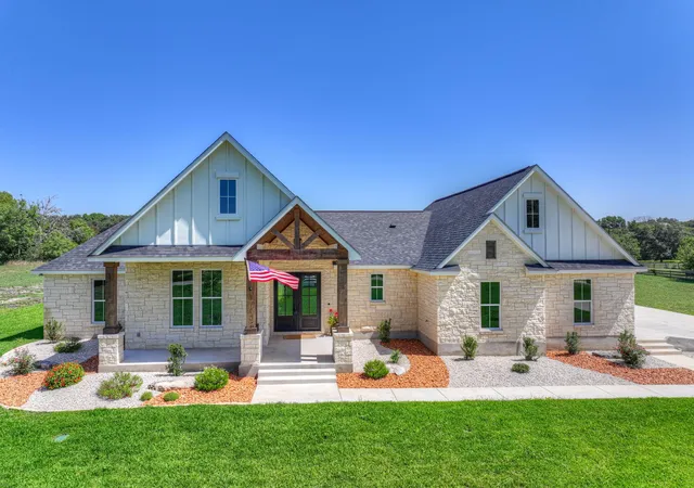 3rd image of 110 Lake Village Rd Rd, Seguin, TX 78155 | MLS# 4904940