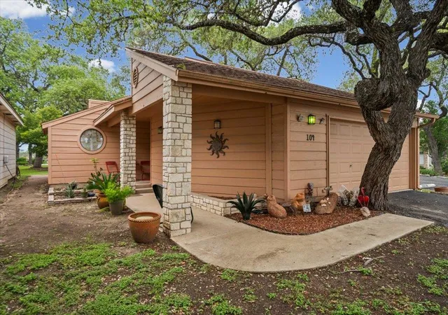 Homes for sale in Wimberley, TX | 104 Overlook Cir, Wimberley, TX 78676 | MLS# 7577713