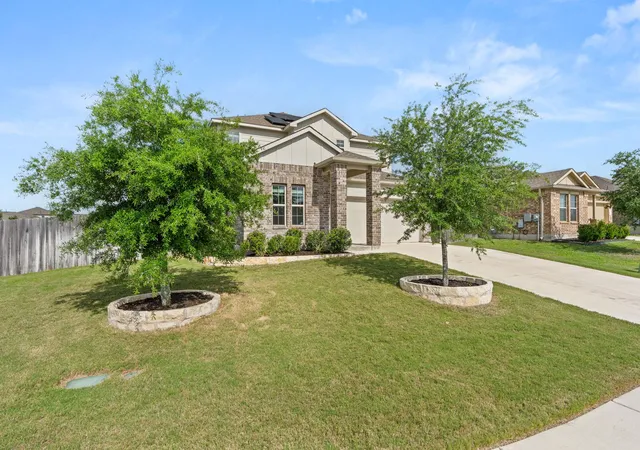 Photo 3 of Single family home for sale at 21300 Bird Wing Dr, Pflugerville, TX 78660 | MLS# 3232657 | Listing updated on 2026-09-25