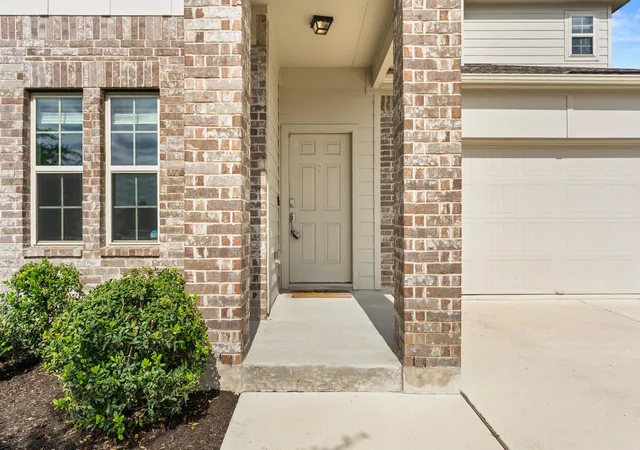 Photo 3 of Single family home for sale at 21300 Bird Wing Dr, Pflugerville, TX 78660 | MLS# 3232657 | Listing updated on 2026-09-25
