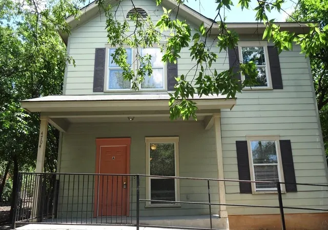 2nd image of 4704 Ledesma Rd #A & B, Austin, TX 78721 | MLS# 4075244