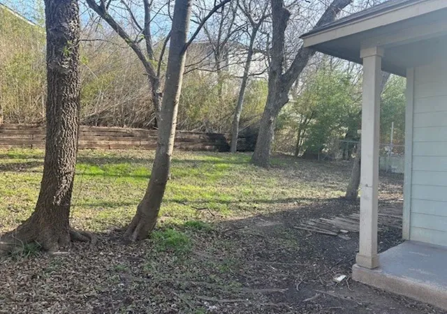 24th image of 4704 Ledesma Rd #A & B, Austin, TX 78721 | MLS# 4075244