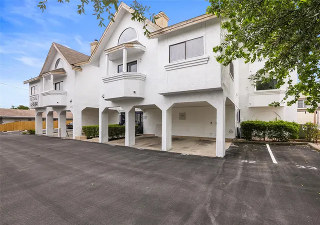 3rd image of 923 E 41St St #101, Austin, TX 78751 | MLS# 9866028