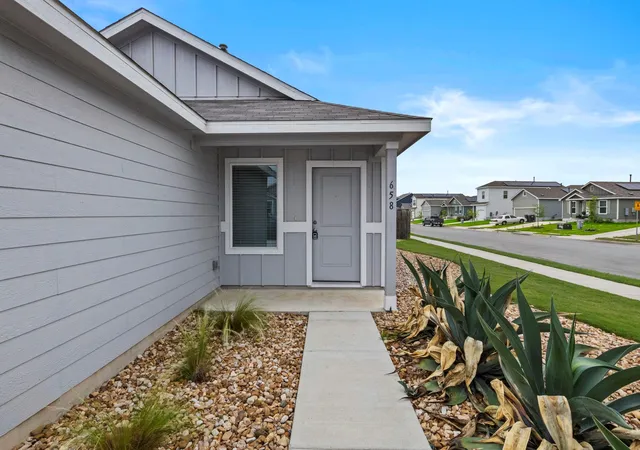 Photo 2 of Single family home for sale at 658 Soapstone Pass, Maxwell, TX 78656 | MLS# 6697354 | Listing updated on 2026-08-21