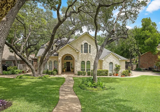 2nd image of 2929 Cedar Crest Cir, Round Rock, TX 78665 | MLS# 9326433