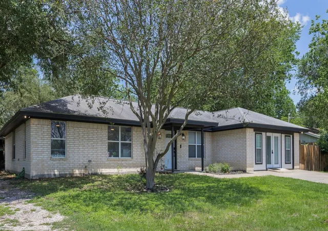 Homes for sale in Lexington, TX | 312 Holcombe Dr, Lexington, TX 78947 | MLS# 6275628