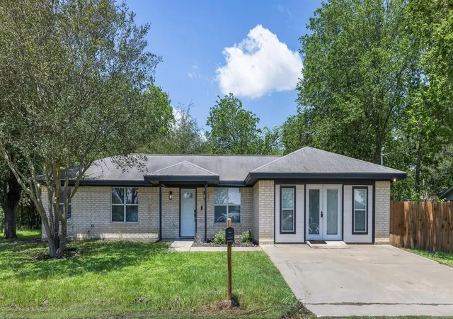 Homes for sale in Lexington, TX | 312 Holcombe Dr, Lexington, TX 78947 | MLS# 6275628