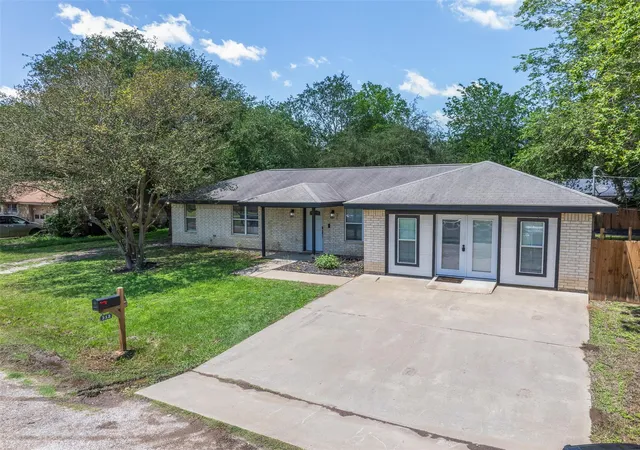 Homes for sale in Lexington, TX | 312 Holcombe Dr, Lexington, TX 78947 | MLS# 6275628
