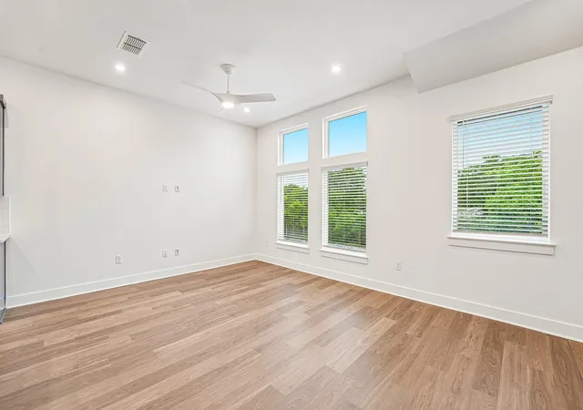 2nd image of 200 W 56th St #2103, Austin, TX 78751 | MLS# 5017741
