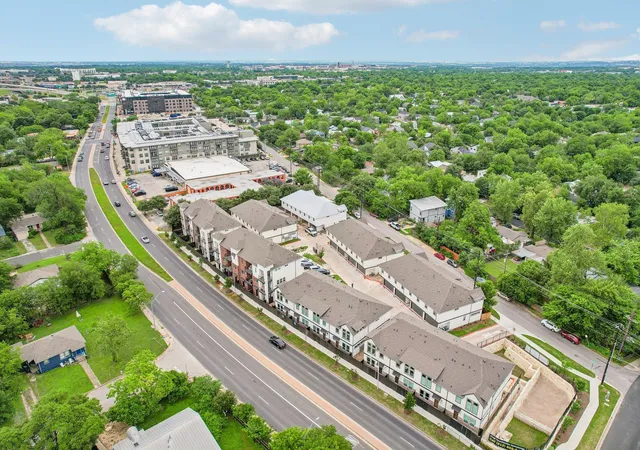2nd image of 200 W 56Th St, Austin, TX 78751