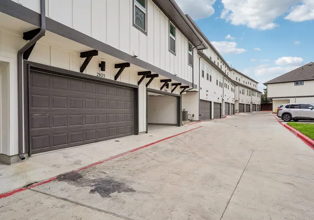 3rd image of 200 W 56Th St #2103, Austin, TX 78751 | MLS# 5017741