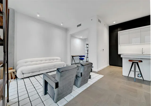 2nd image of 313 W 17th St #1106, Austin, TX 78701 | MLS# 3145355