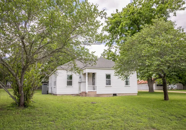 Homes for sale in Burton, TX | 400 N Brazos St, Burton, TX 77835 | MLS# 6561937
