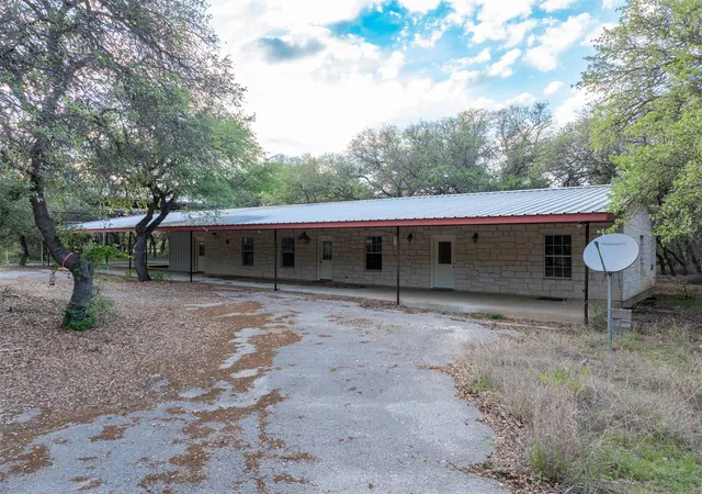 Photo 3 of Single family home for sale at 1050 Oak Grv Rd, Leander, TX 78641 | MLS# 7005054 | Listing updated on 2026-10-08