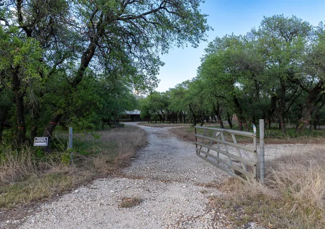 Photo 4 of Single family home for sale at 1050 Oak Grv Rd, Leander, TX 78641 | MLS# 7005054 | Listing updated on 2026-10-08