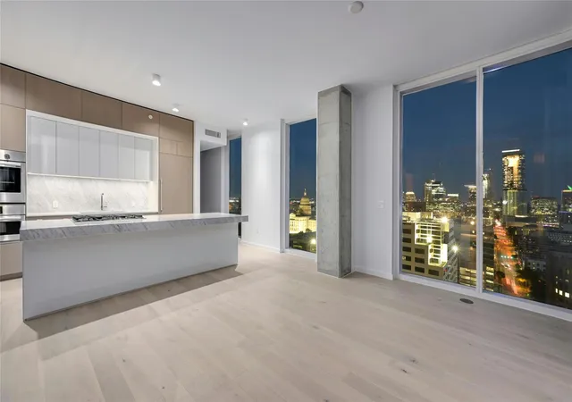 2nd image of 313 W 17th St #2105, Austin, TX 78701 | MLS# 2680698
