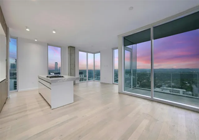 3rd image of 313 W 17Th St #2105, Austin, TX 78701 | MLS# 2680698