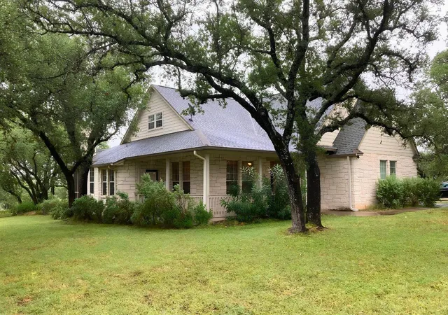 Photo 2 of Single family home for sale at 117 Keswick Dr, Spicewood, TX 78669 | MLS# 1431040 | Listing updated on 2026-08-26