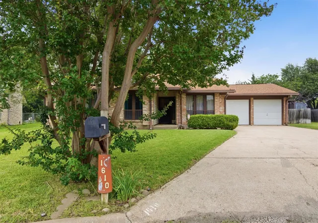Photo 2 of Single family home for sale at 1610 Karen Cv, Round Rock, TX 78664 | MLS# 6421659 | Listing updated on 2026-09-25